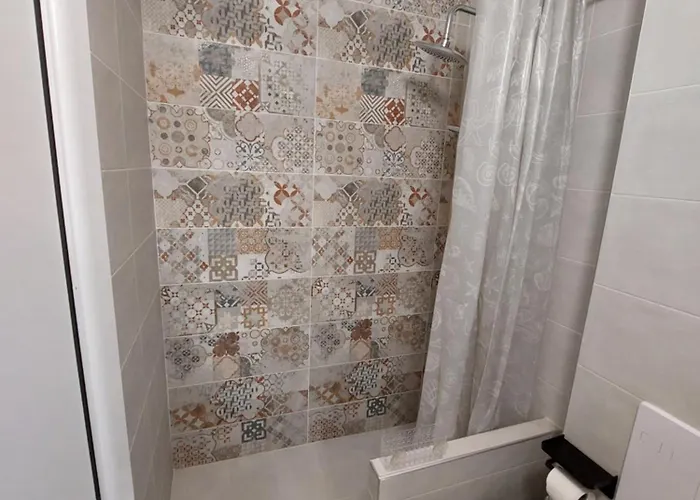 у дома 公寓 普罗夫迪夫