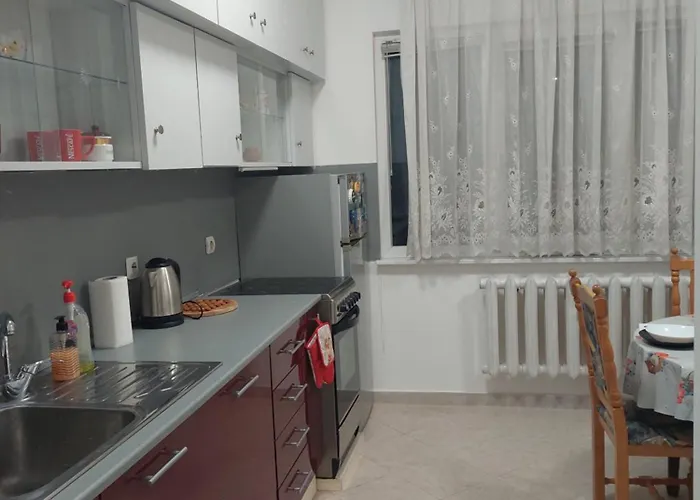 у дома 公寓 普罗夫迪夫