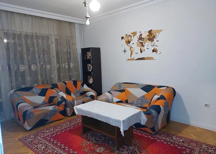 у дома 公寓 普罗夫迪夫